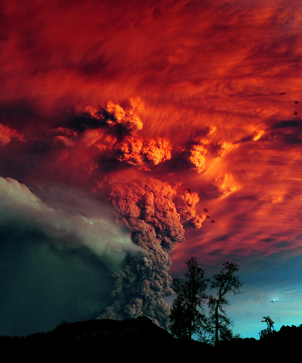 Извержения вулканов: облако пепла