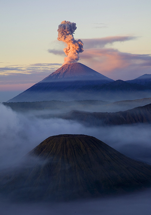 Извержения вулканов: Семеру