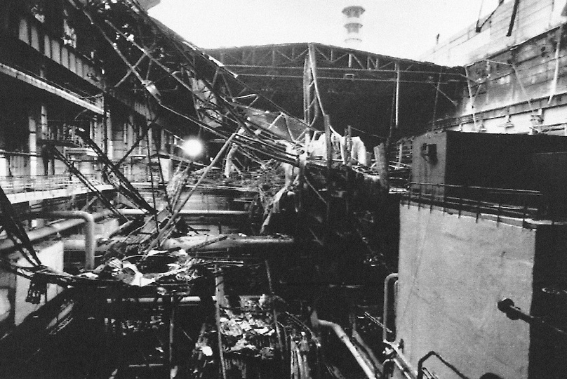 Чернобыль: рухнувшая крыша