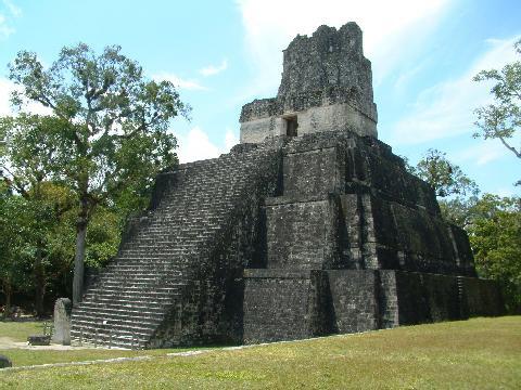 Пирамиды майя - «Храм Гигантского Ягуара»