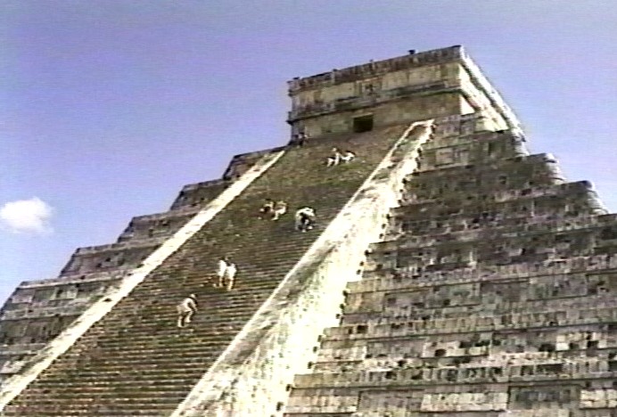 Пирамиды майя в Чичен Итца