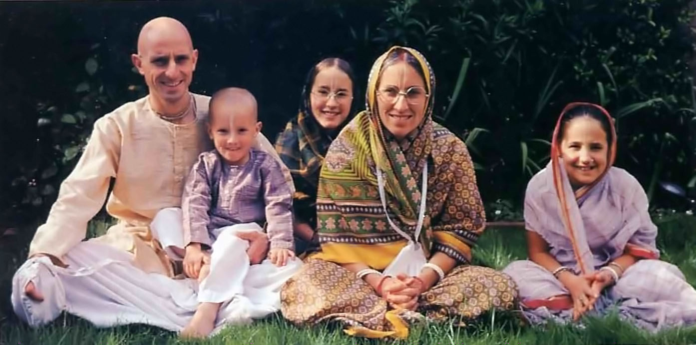 Кришнаиты и их семьи