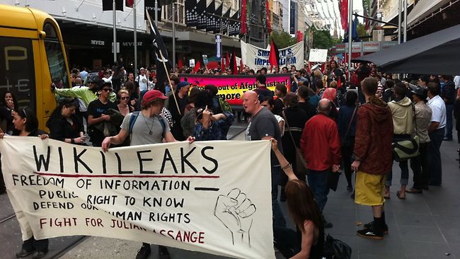 Wikileaks: митинг в Публичной библиотеке Wikileaks: митинг в Публичной библиотеке