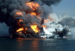взрыв нефтяной платформы Deepwater Horizon
