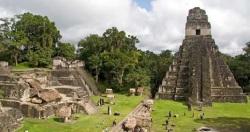 самые известные памятники древней цивилизации майя Тикаль