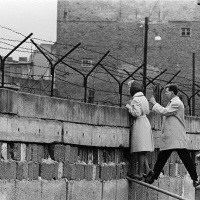 Берлинская стена: главный символ холодной войны 