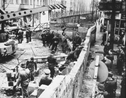 возведение Берлинской стены