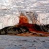 кровавый водопад в Антарктиде